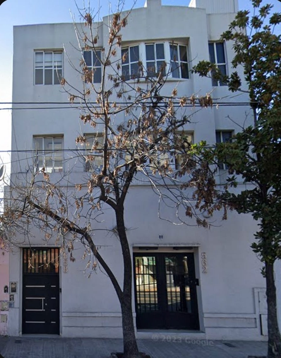 Fachada de la sede Flores de Equipo CIC